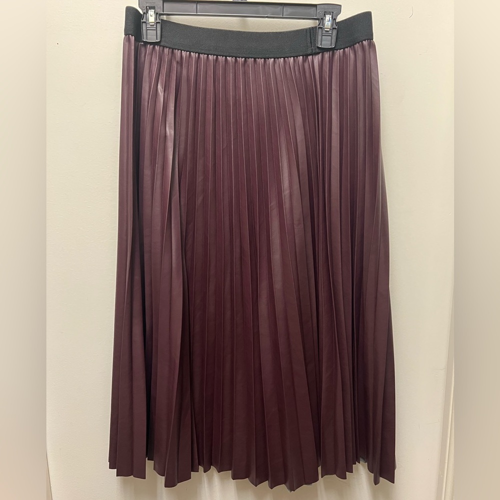 CALVIN KLEIN Womens Faux Dark Maroon Solid Leather Midi Pleated Skirt Size M - Picture 4 of 9